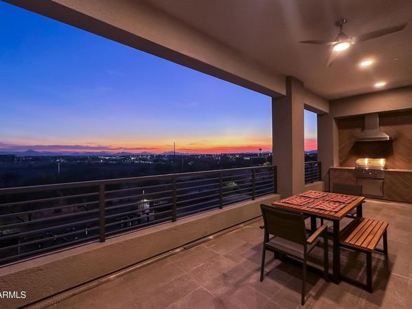 5250 E DEER VALLEY Drive, Unit 403, Phoenix, AZ 85054