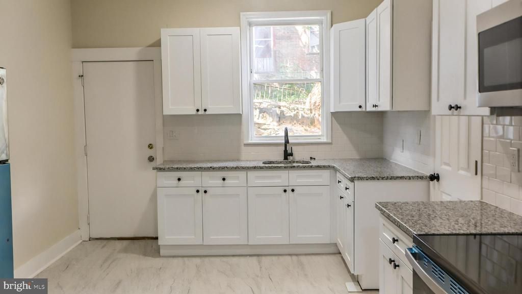 145 W Apsley Street, Philadelphia, PA 19144 Main Photo