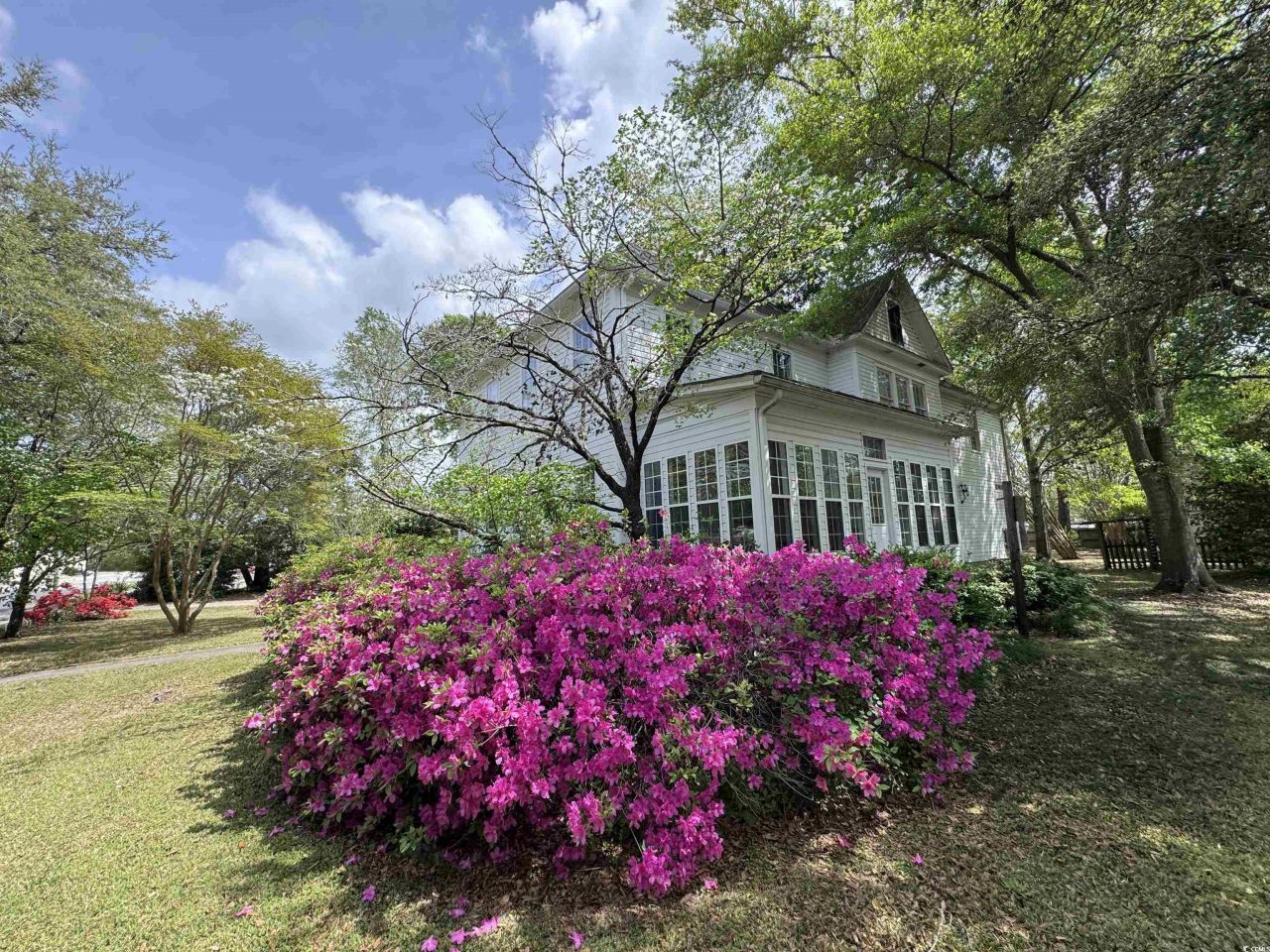 5 S Rosemary Ave. Photo 7