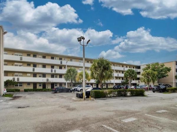 1690 NE 191st Street, Unit 405-1, Miami, FL 33179