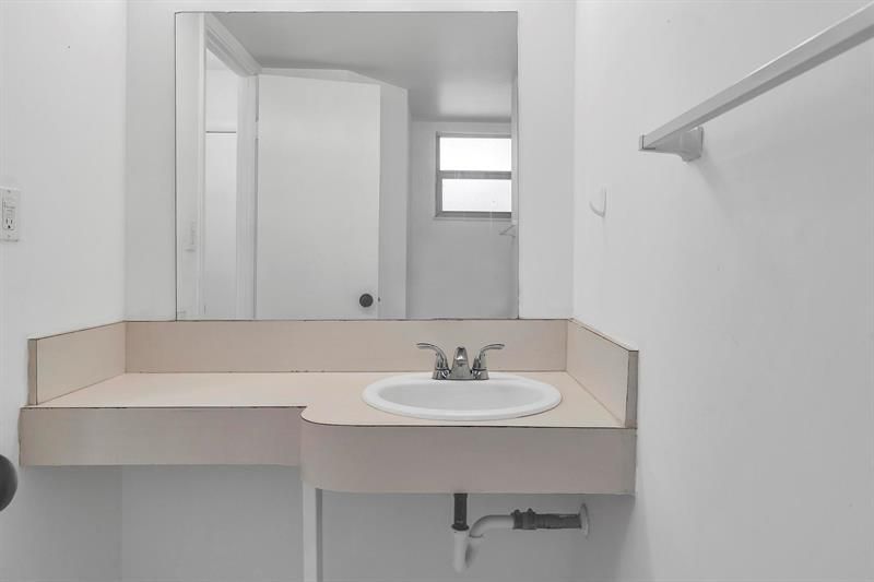 1690 NE 191st Street, Unit 405-1, Miami, FL 33179 Photo