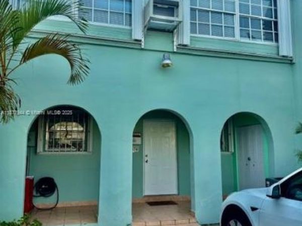 7174 W 2nd Ln, Hialeah, FL 33014