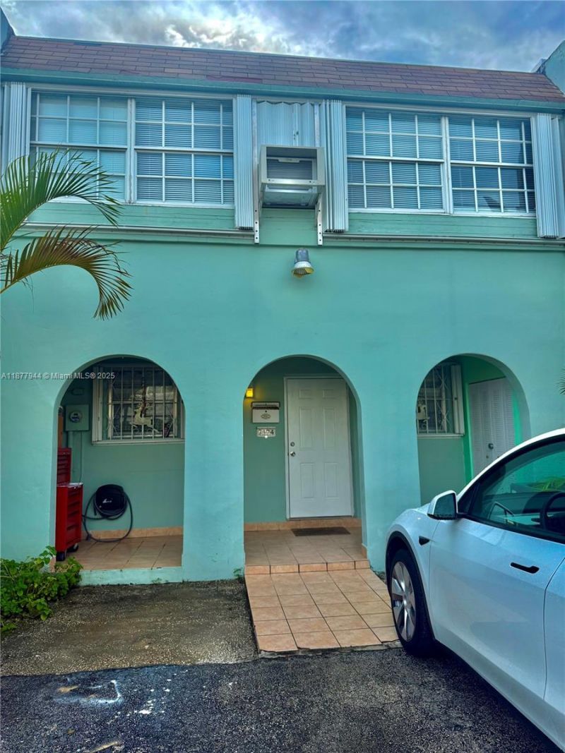 7174 W 2nd Ln, Hialeah, FL 33014 Photo