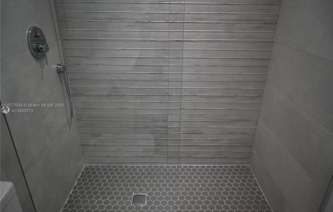 14 Coral Dr, Unit 1, Key Largo, FL 33037 Photo