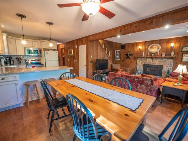 49 West Road, Wilmington, VT 05363