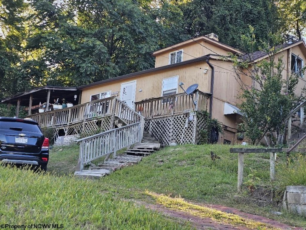 374 Limestone Road, Clarksburg, WV 26301 Main Photo