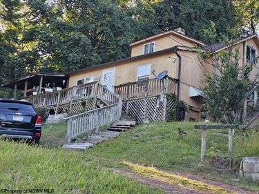 374 Limestone Road, Clarksburg, WV 26301
