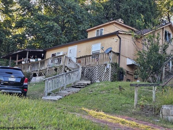 374 Limestone Road, Clarksburg, WV 26301