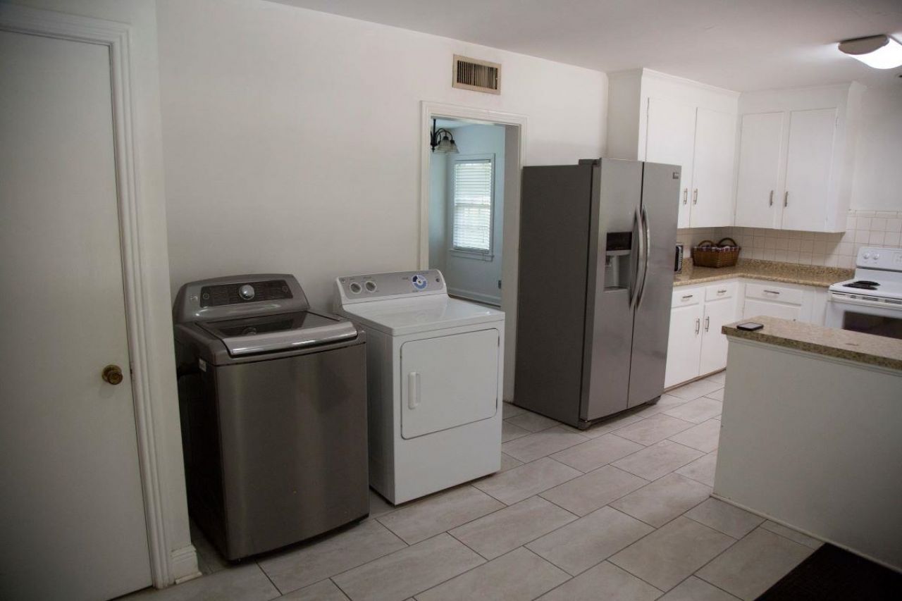111 S Main Street, Havana, FL 00000 Photo
