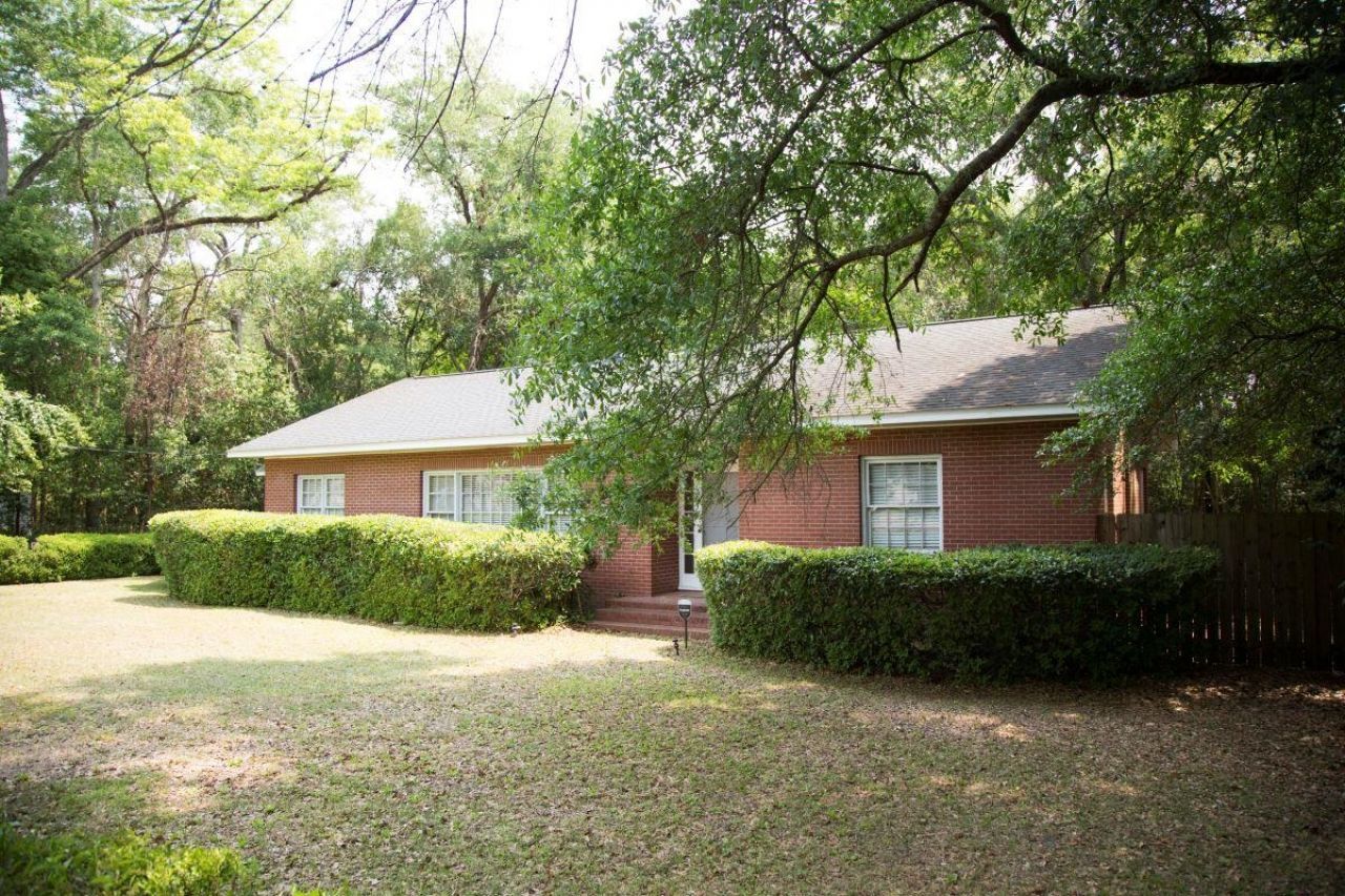 111 S Main Street, Havana, FL 00000 Photo
