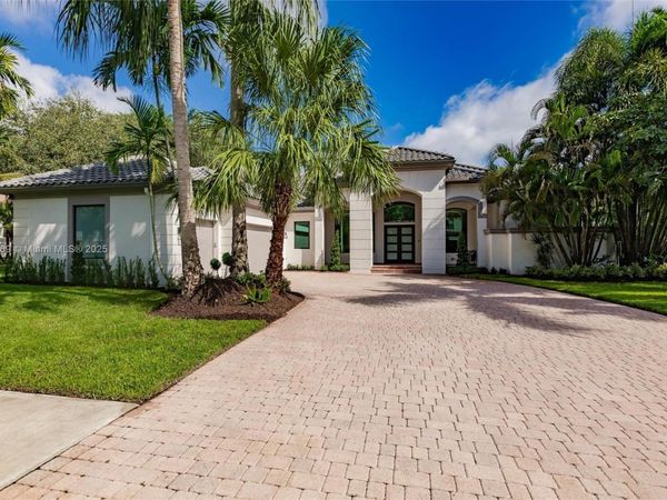 12641 N Stonebrook Cir, Davie, FL 33330