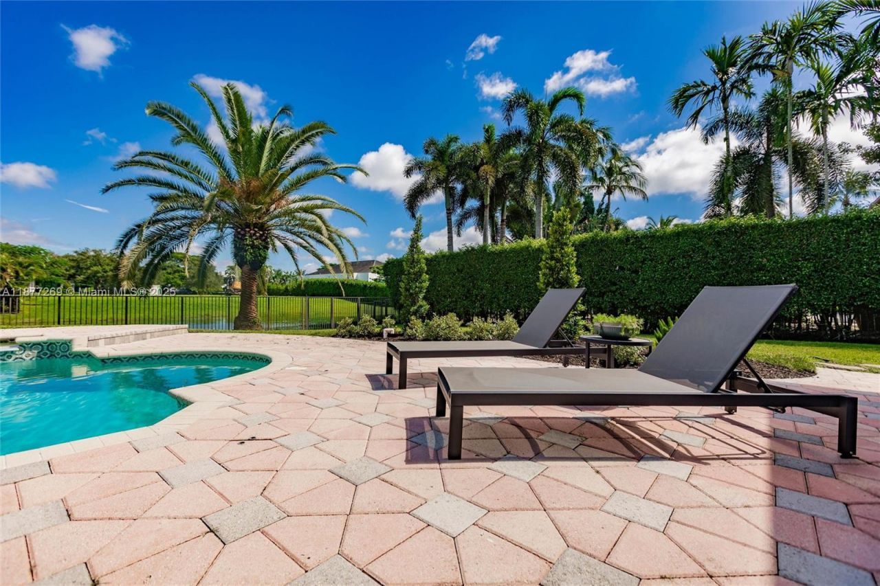 12641 N Stonebrook Cir, Davie, FL 33330 Photo