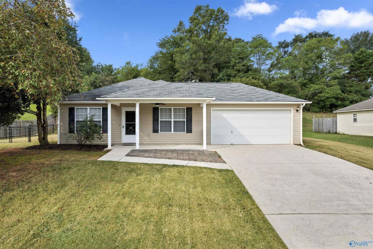 141 Carnegie Loop, Meridianville, AL 35759 Main Photo