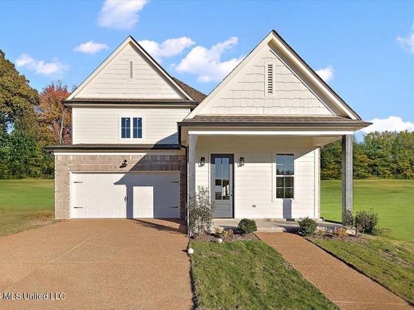 970 Coahoma Court, Nesbit, MS 38651