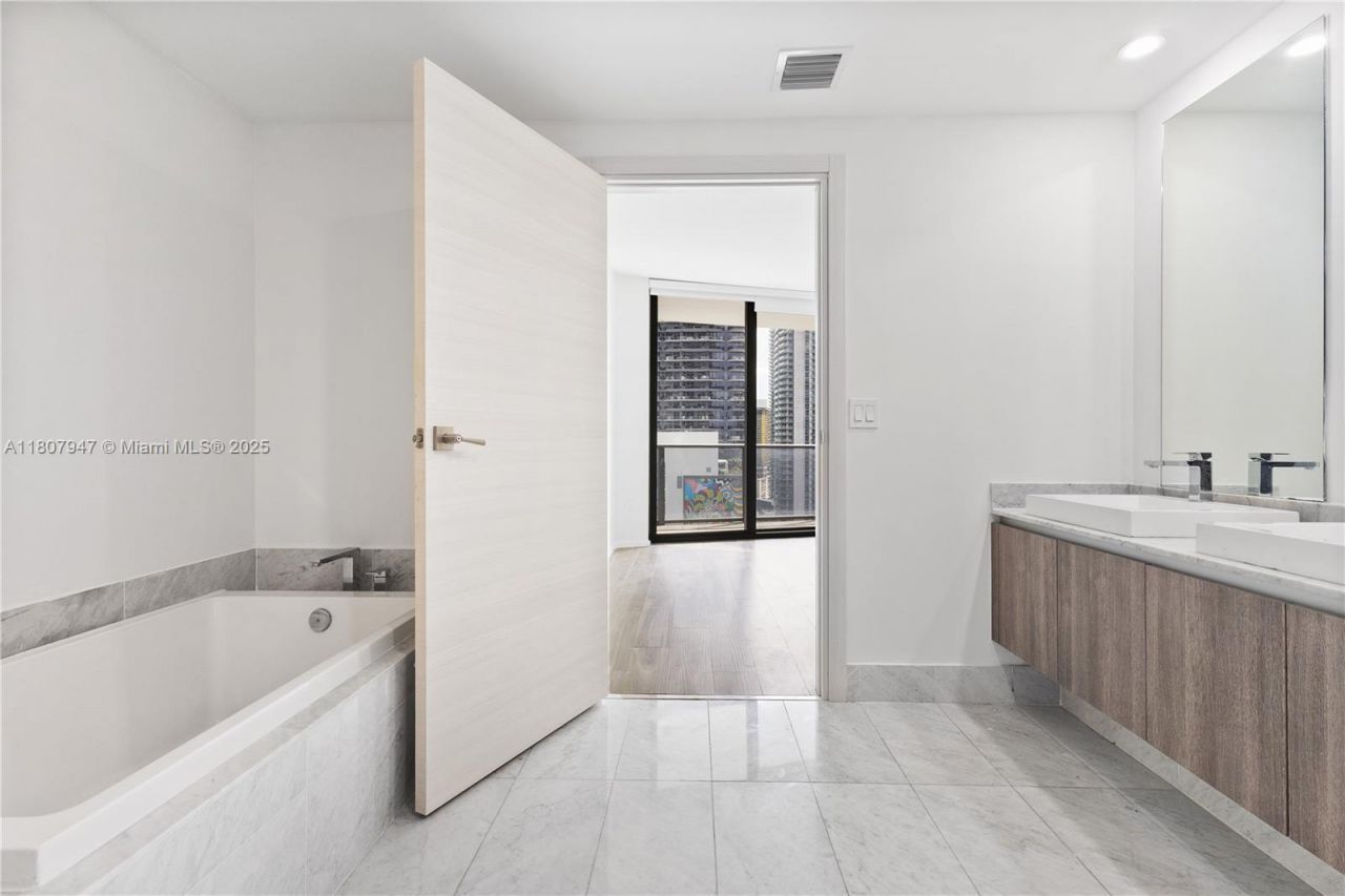 801 Miami Ave, Unit 2201, Miami, FL 33130 Photo