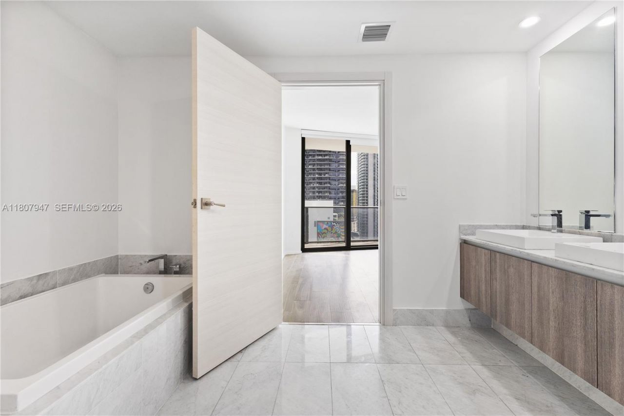 801 S Miami Ave, Unit 2201, Miami, FL 33130 Photo