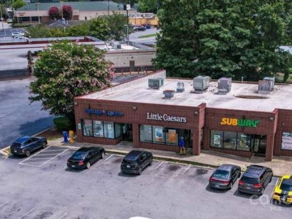 671 Spartanburg Highway, Hendersonville, NC 28792