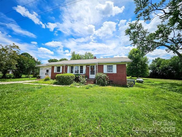 1050 Old Peachland Road, Marshville, NC 28103