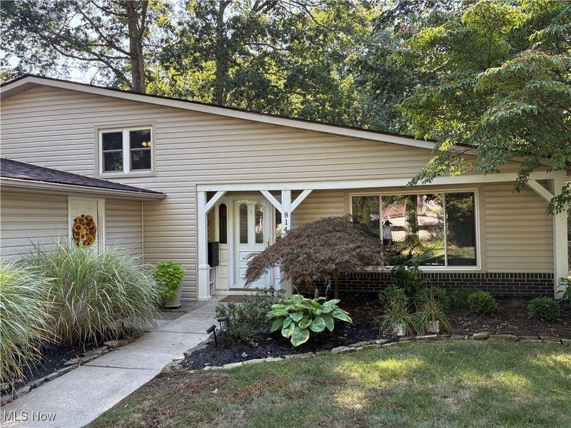 814 Valley Drive, Amherst, OH 44001 Photo 1