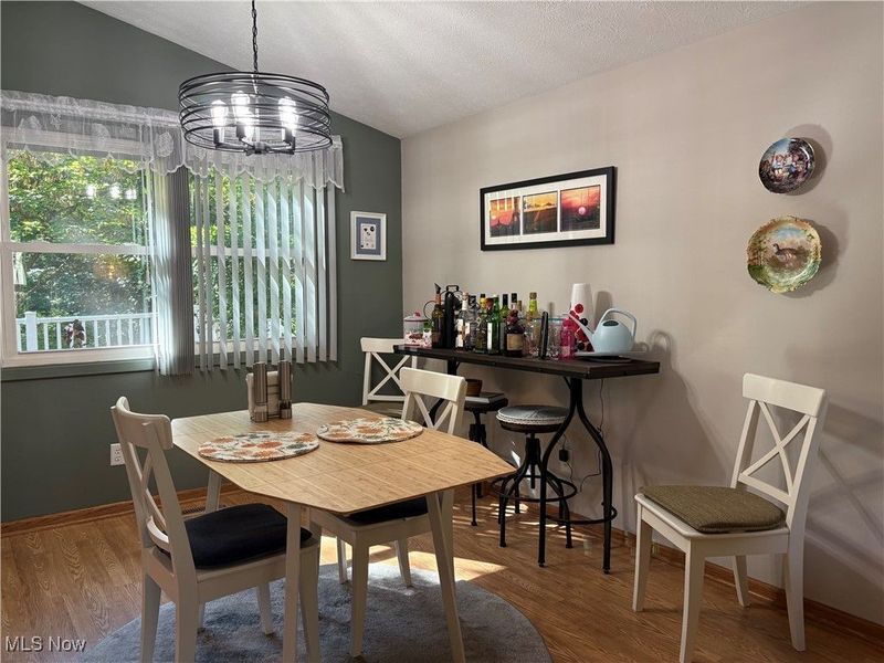 814 Valley Drive, Amherst, OH 44001 Photo 9