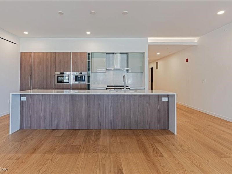 22700 Lake Road, Unit 204, Rocky River, OH 44116 Photo 10