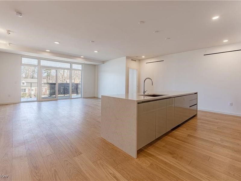 22700 Lake Road, Unit 204, Rocky River, OH 44116 Photo 6