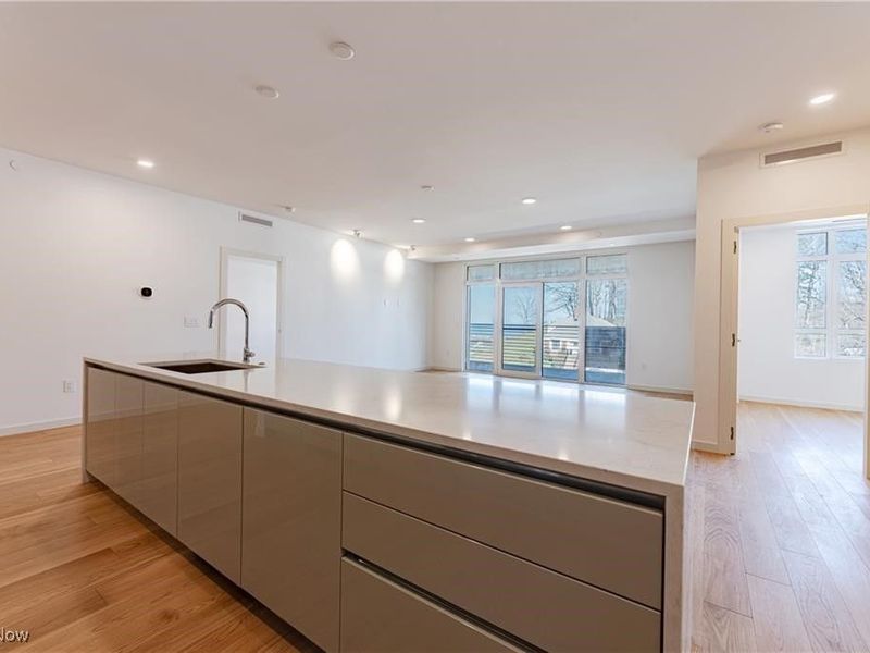 22700 Lake Road, Unit 204, Rocky River, OH 44116 Photo 7