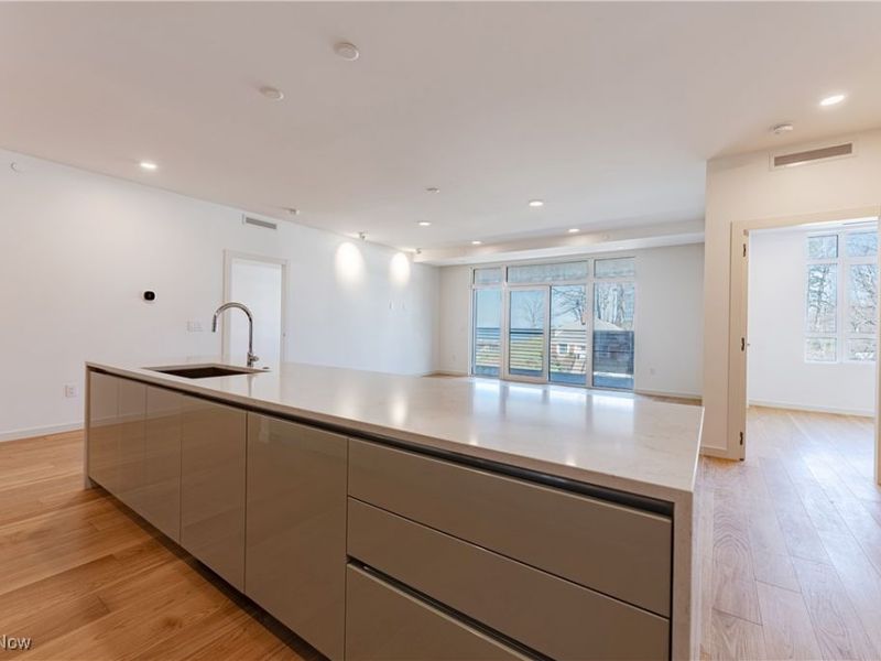 22700 Lake Road, Unit 304, Rocky River, OH 44116 Photo 10