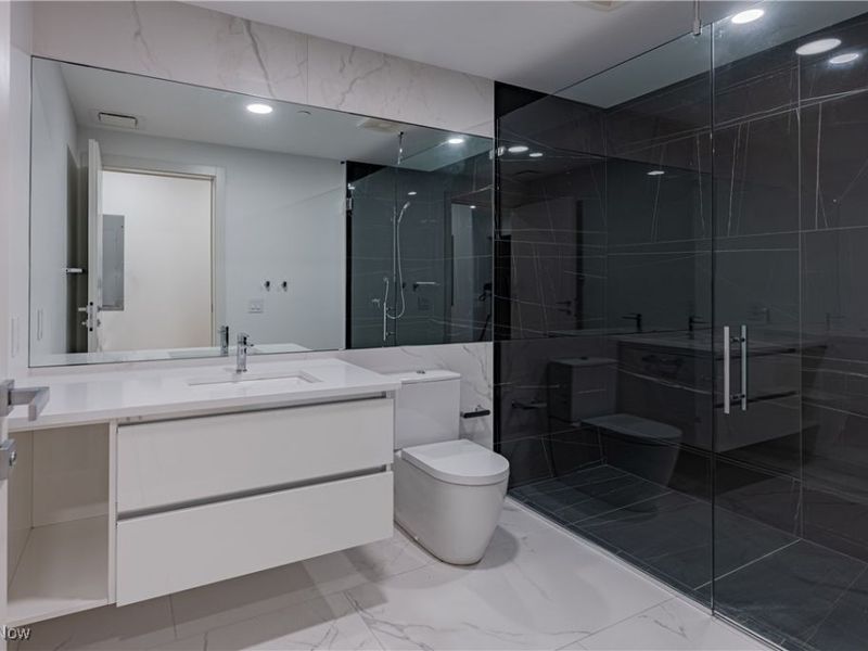 22700 Lake Road, Unit 304, Rocky River, OH 44116 Photo 18