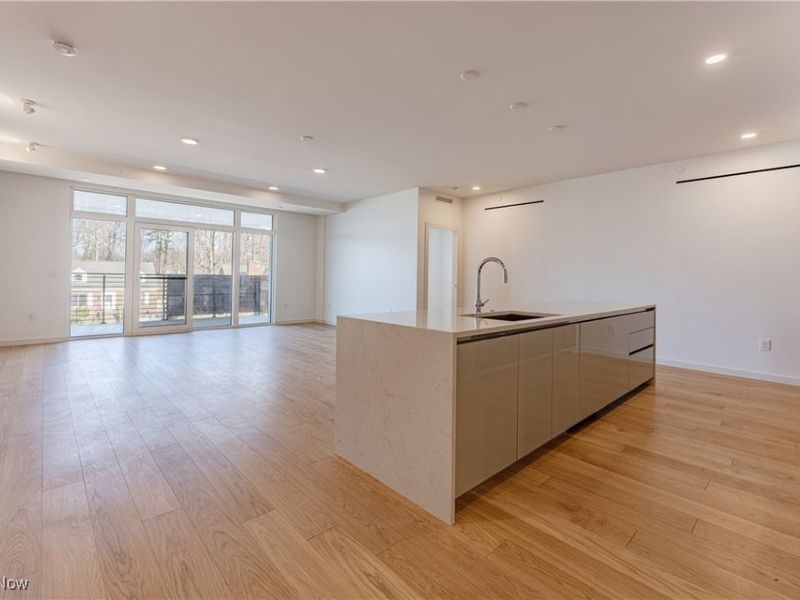 22700 Lake Road, Unit 304, Rocky River, OH 44116 Photo 4