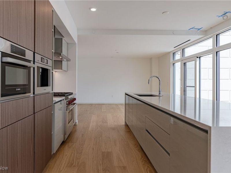 22700 Lake, Unit 406, Rocky River, OH 44116 Photo 7