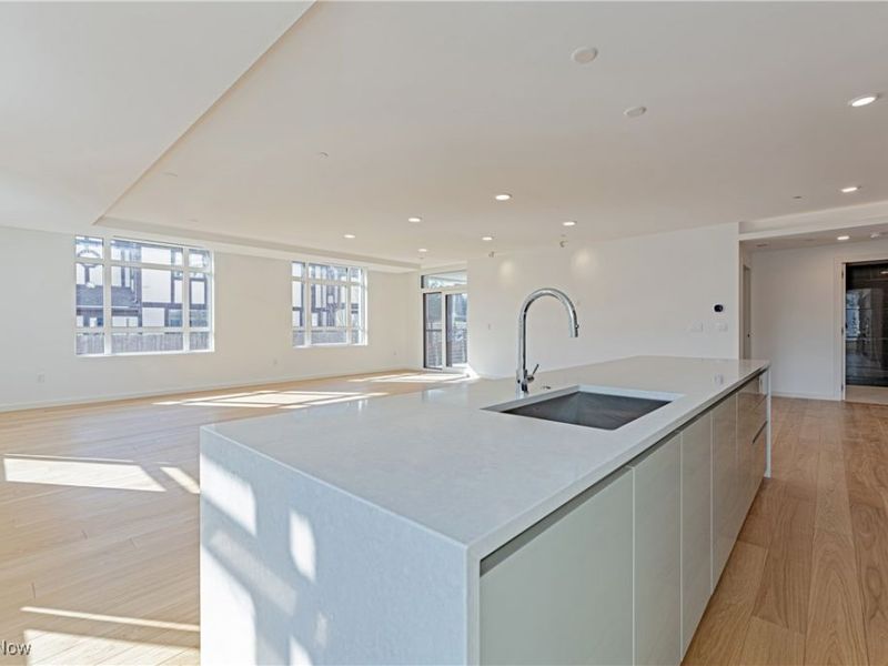 22700 Lake Road, Unit 306, Rocky River, OH 44116 Photo 11