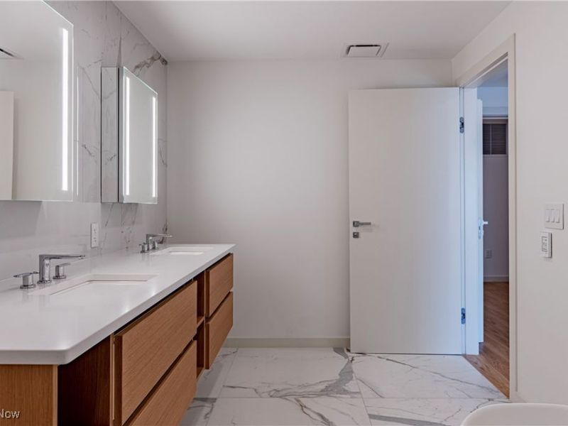 22700 Lake Road, Unit 306, Rocky River, OH 44116 Photo 19