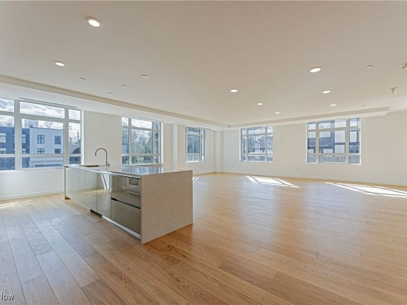 22700 Lake Road, Unit 306, Rocky River, OH 44116 Photo 5