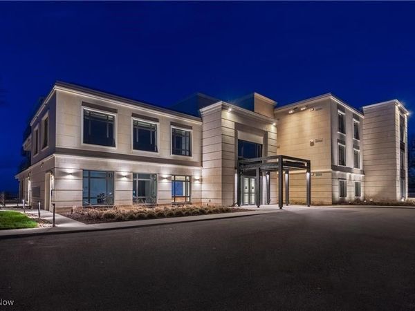 22700 Lake Road, Unit 305, Rocky River, OH 44116