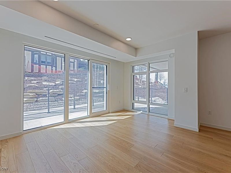 22700 Lake Road, Unit 305, Rocky River, OH 44116 Photo 10