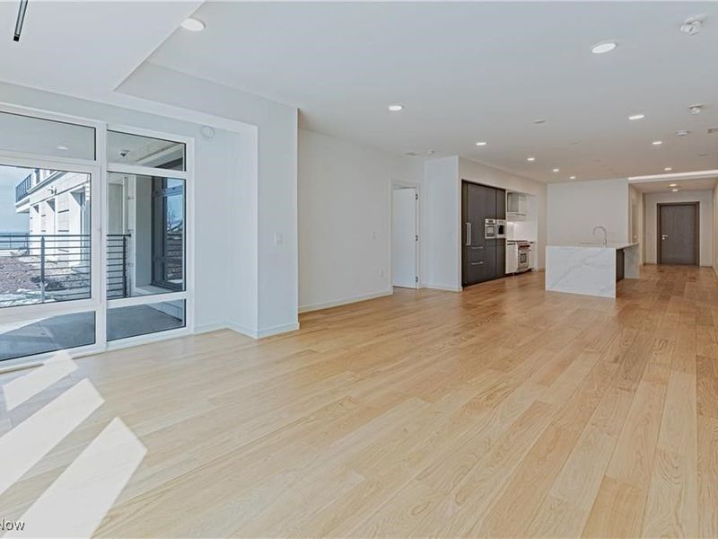 22700 Lake Road, Unit 305, Rocky River, OH 44116 Photo 11