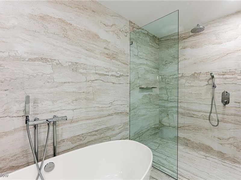 22700 Lake Road, Unit 305, Rocky River, OH 44116 Photo 17