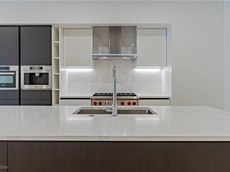 22700 Lake Road, Unit 305, Rocky River, OH 44116 Photo 6