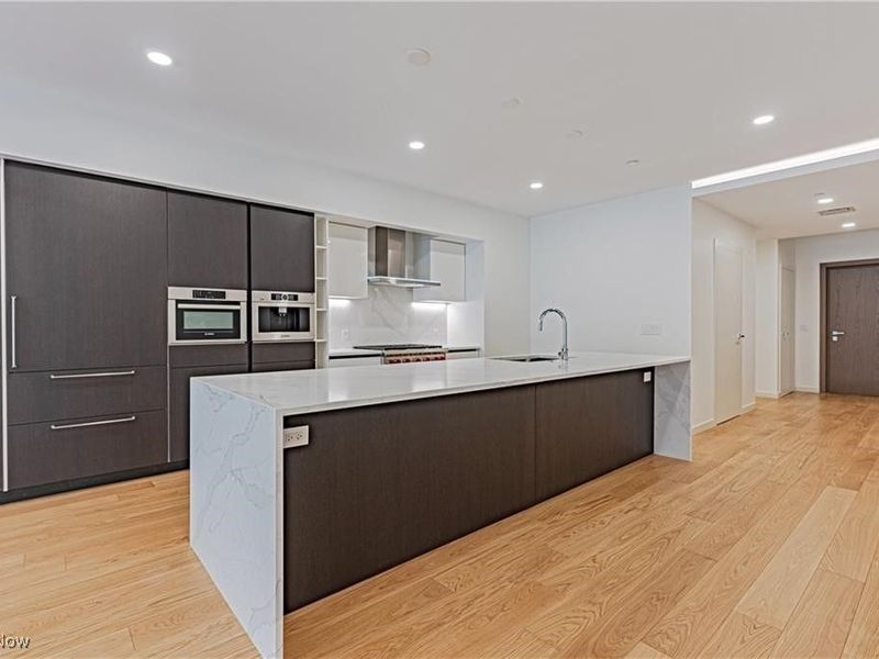 22700 Lake Road, Unit 305, Rocky River, OH 44116 Photo 7