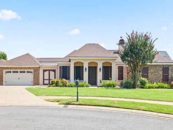 102 La Quinta Court, Broussard, LA 70518