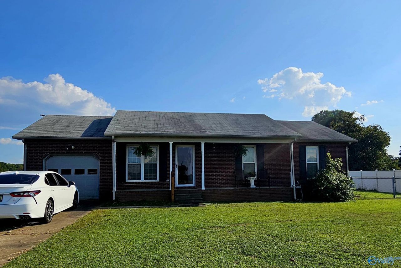 11447 Friend Road Athens, AL 35611