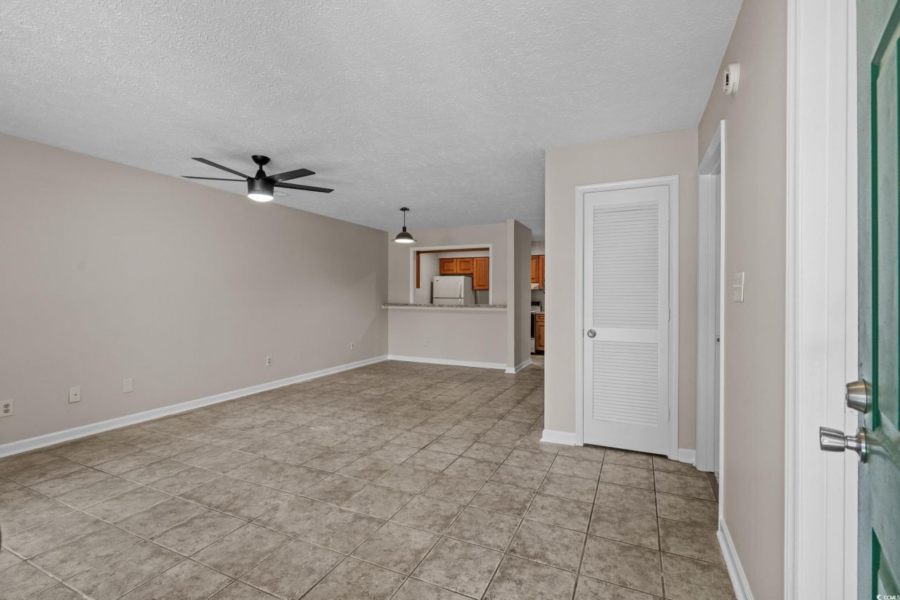 900 Courtyard Dr. Photo 11