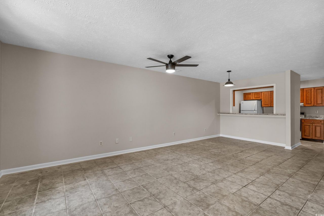 900 Courtyard Dr. Photo 12