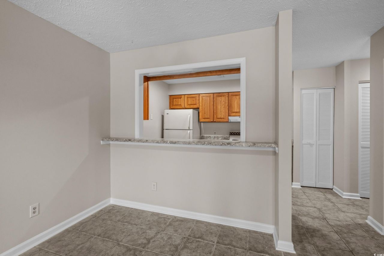 900 Courtyard Dr. Photo 14