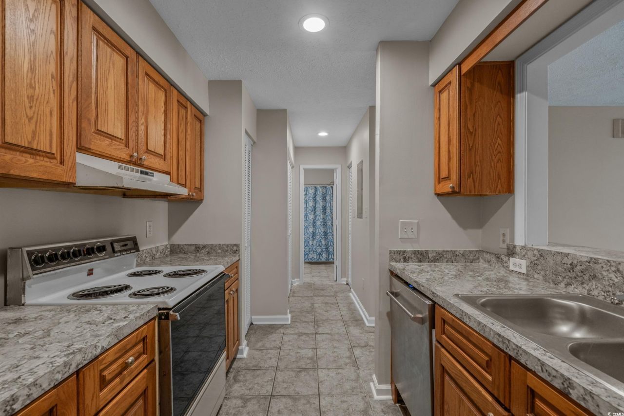 900 Courtyard Dr. Photo 18