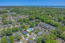 900 Courtyard Dr. photo 4