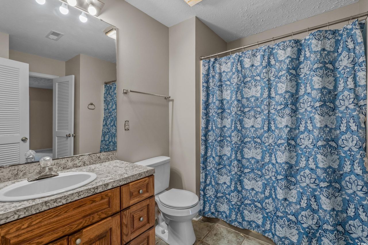 900 Courtyard Dr. Photo 22