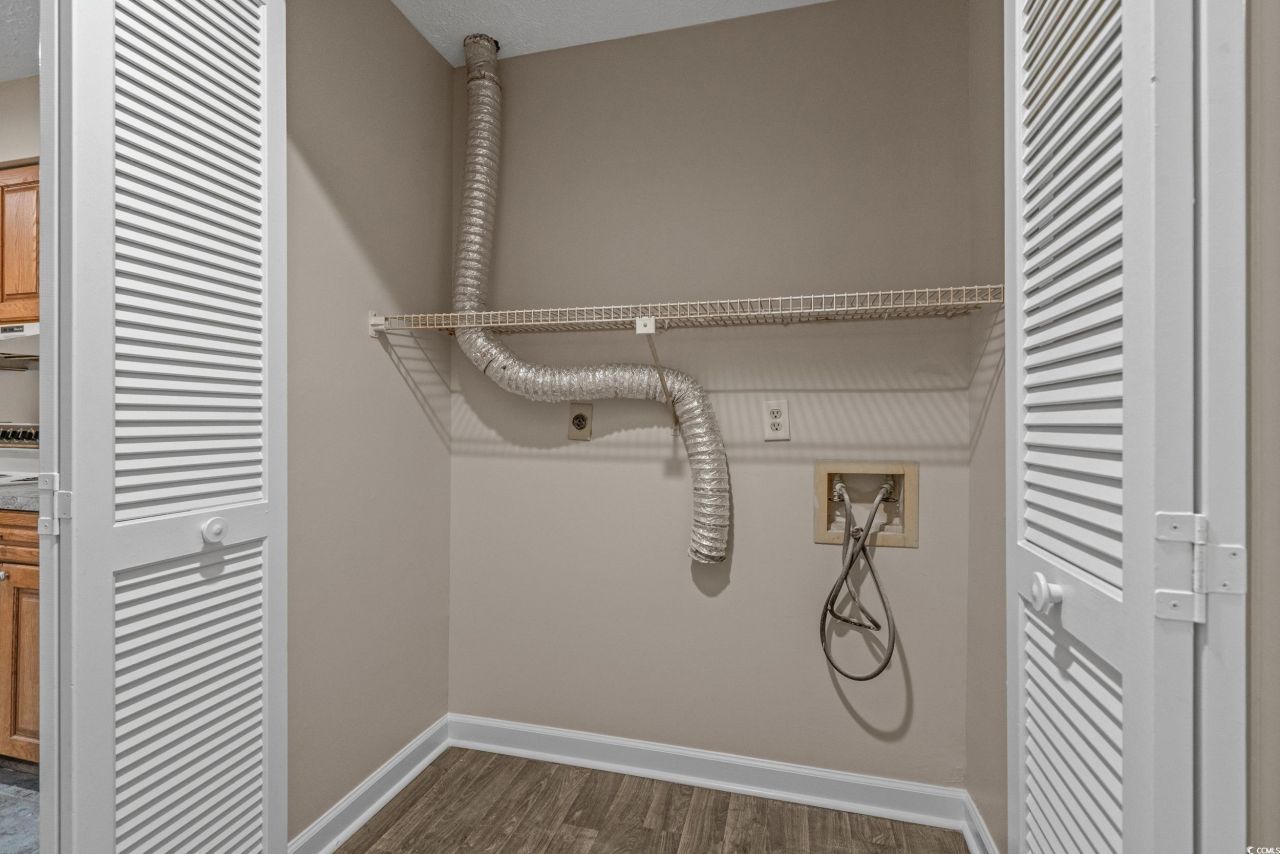 900 Courtyard Dr. Photo 23