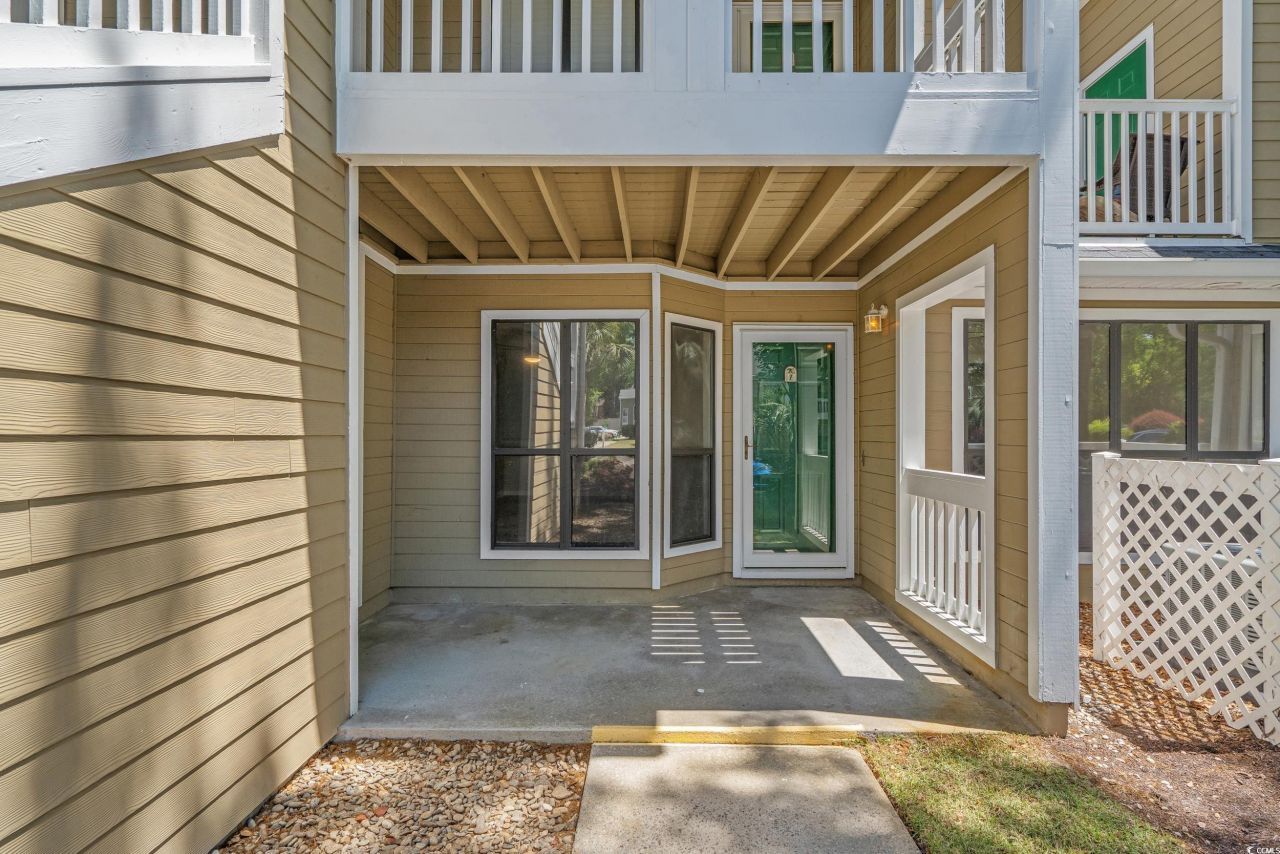 900 Courtyard Dr. Photo 4